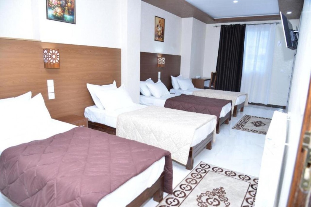 MH HOTEL 7/8