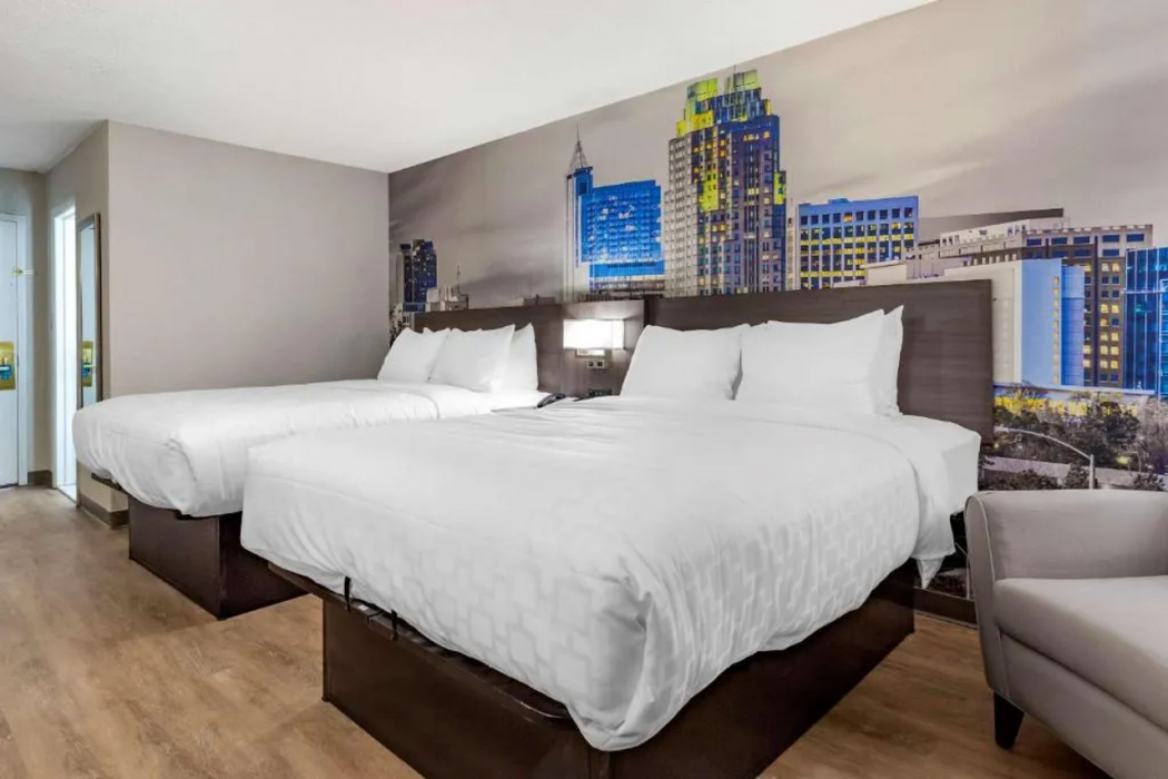 Clarion Pointe Raleigh Midtown 12/33