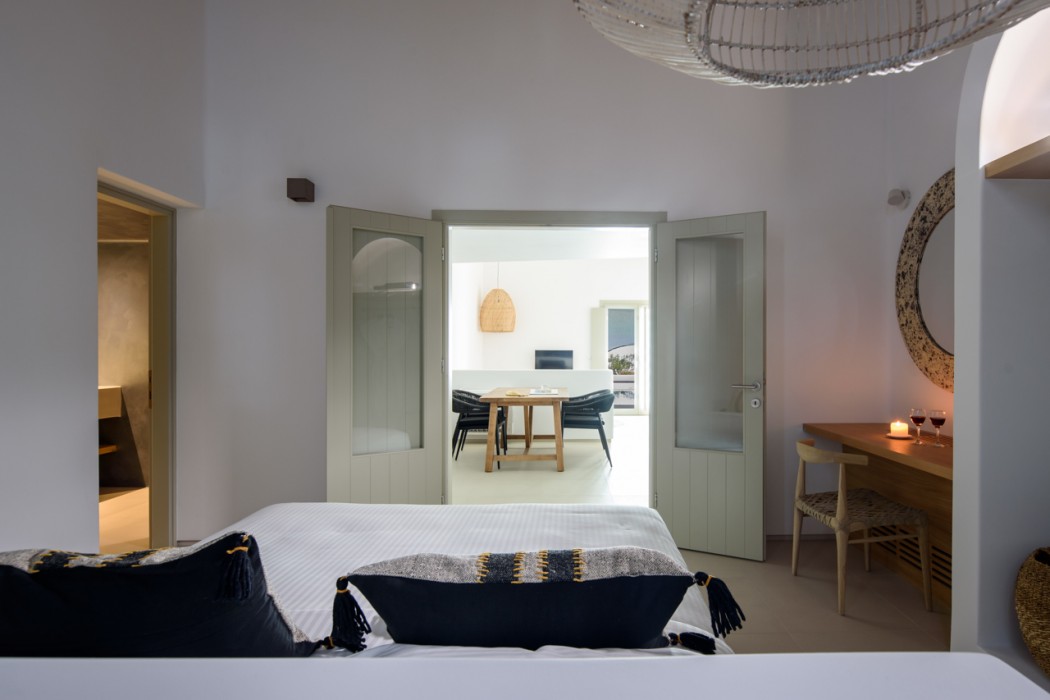 Room at Este Luxury Suites, SANTORINI