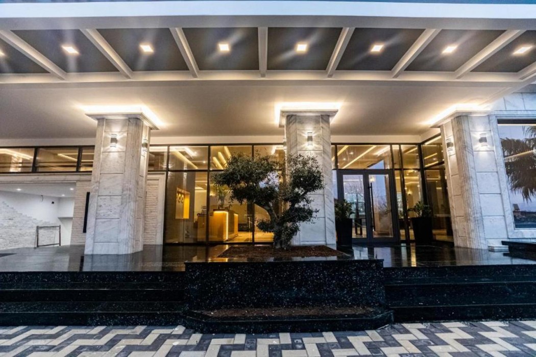 Kraal Hotel Vlore in VLORE