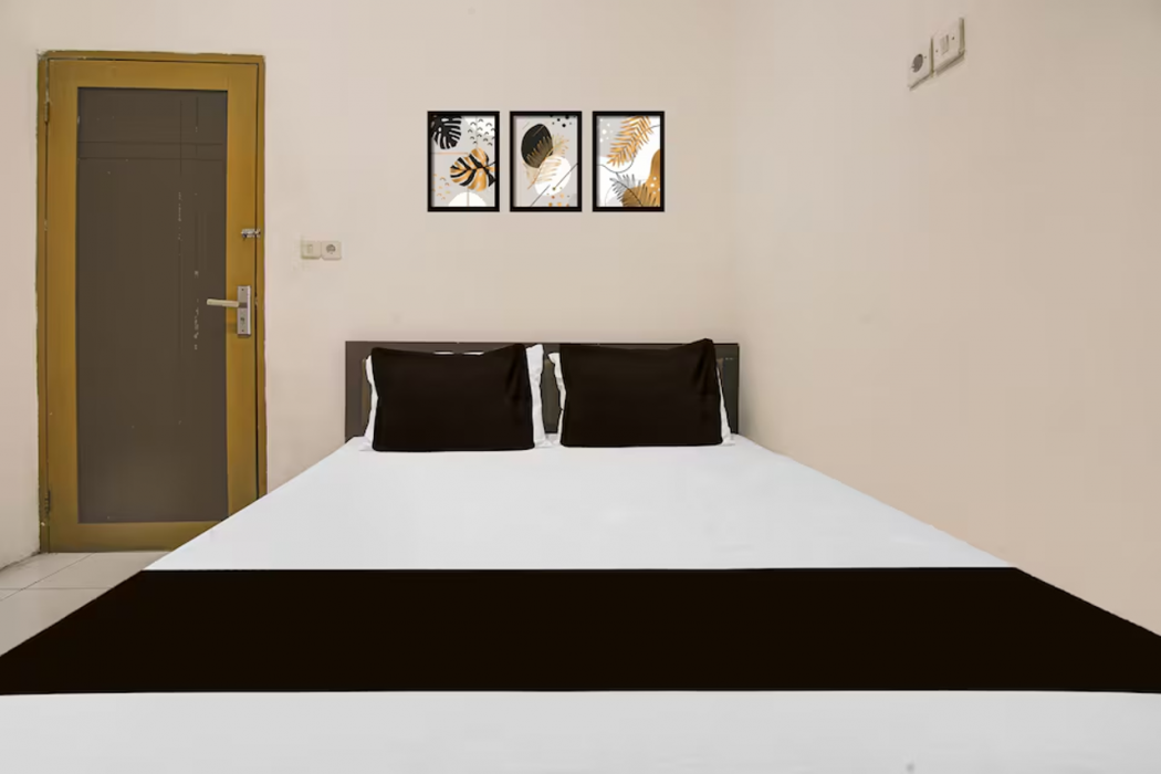 Hotel O Makassar near RS Grestelina formerly Wisma Makassar 16/38