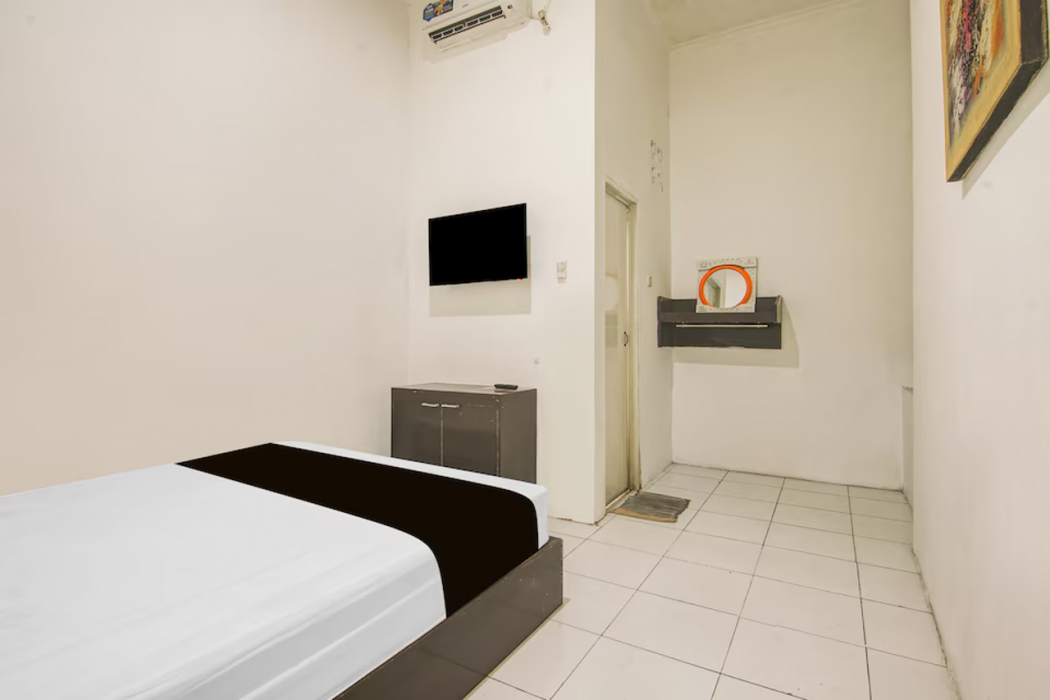 Hotel O Makassar near RS Grestelina formerly Wisma Makassar 17/38