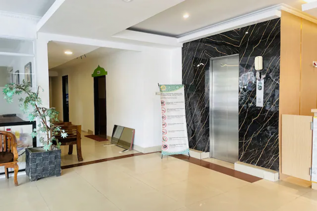 Hotel O near Mall Panakukkang formerly Al-Badar Hotel Syariah 7/52