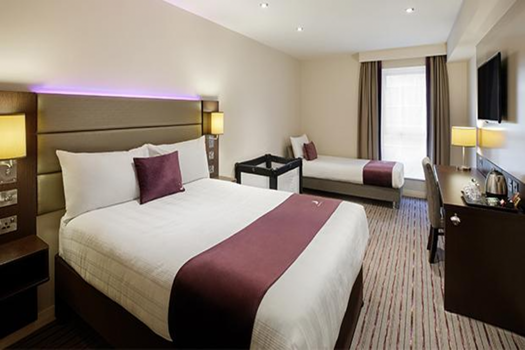 Premier Inn Edinburgh City Centre (Waverley) Hotel 9/34