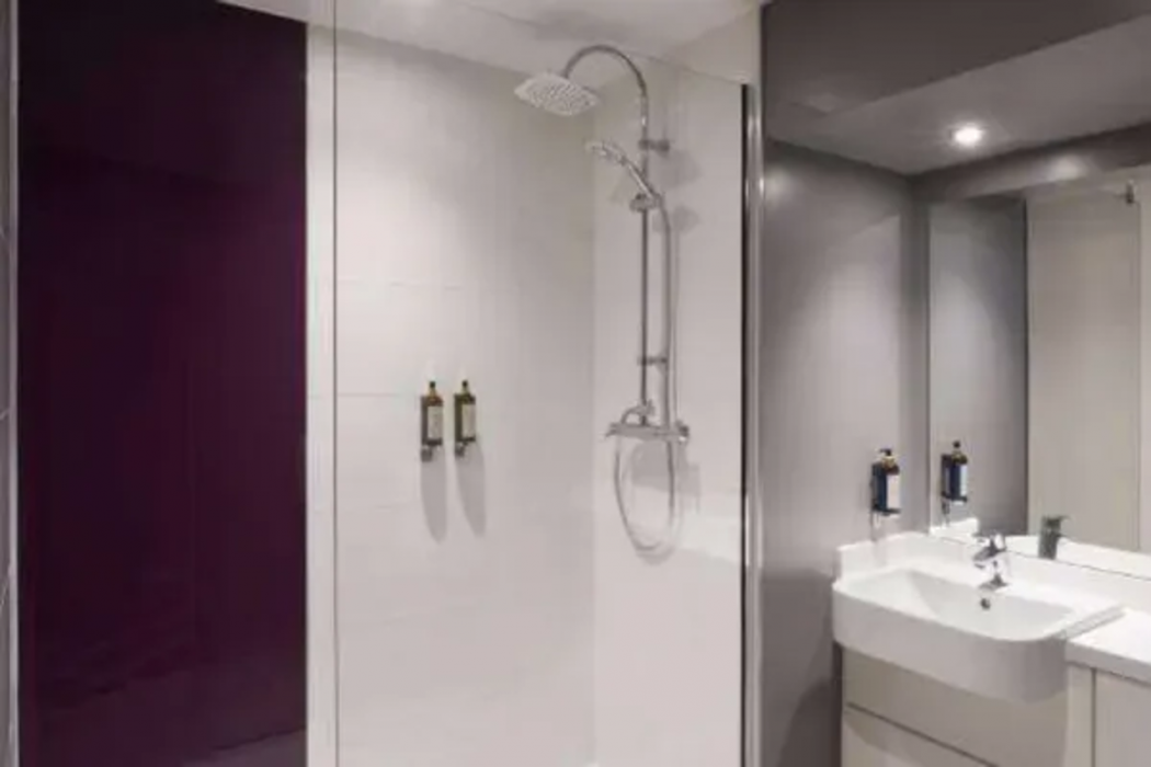 Premier Inn London Tooting hotel 6/43