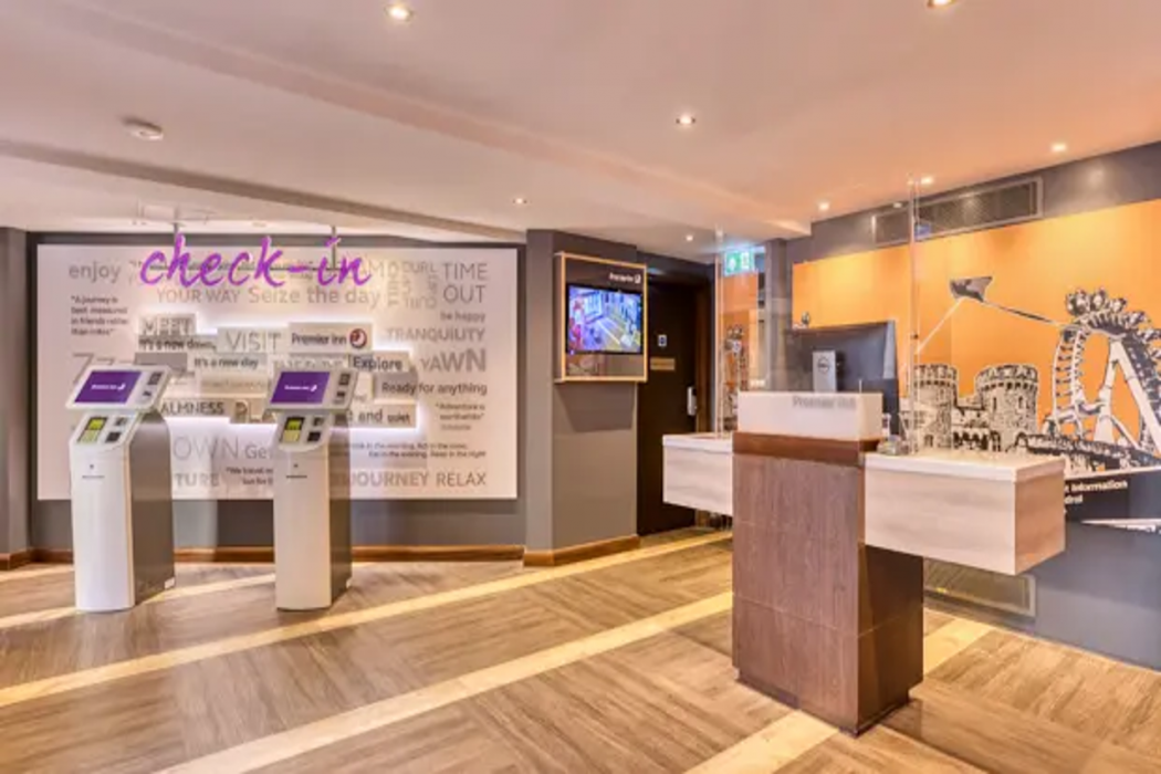 Premier Inn Oxford City Centre (Westgate) hotel 16/24