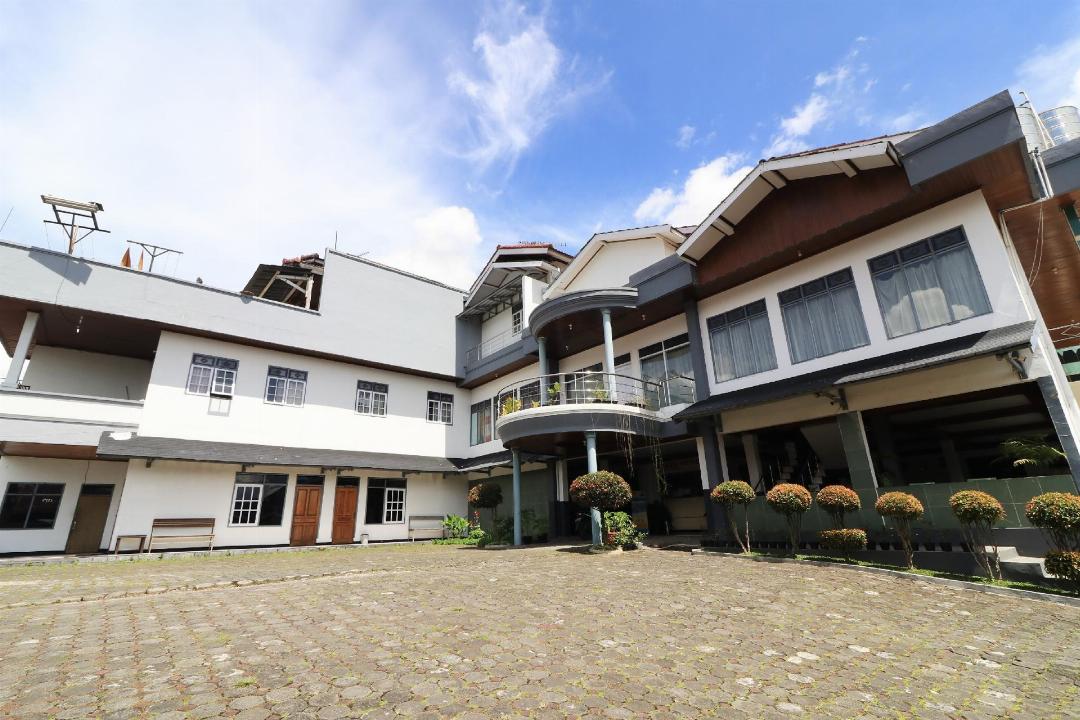 Abang Hotel Ciwidey in Ciwidey