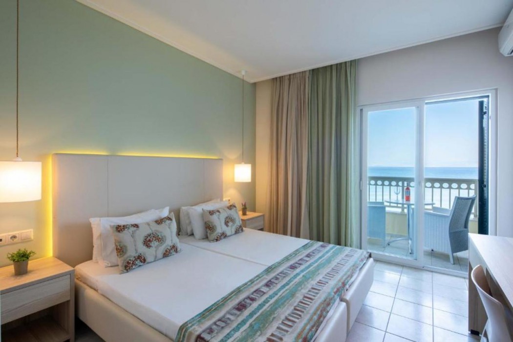 Rossis Beach Hotel 12/58