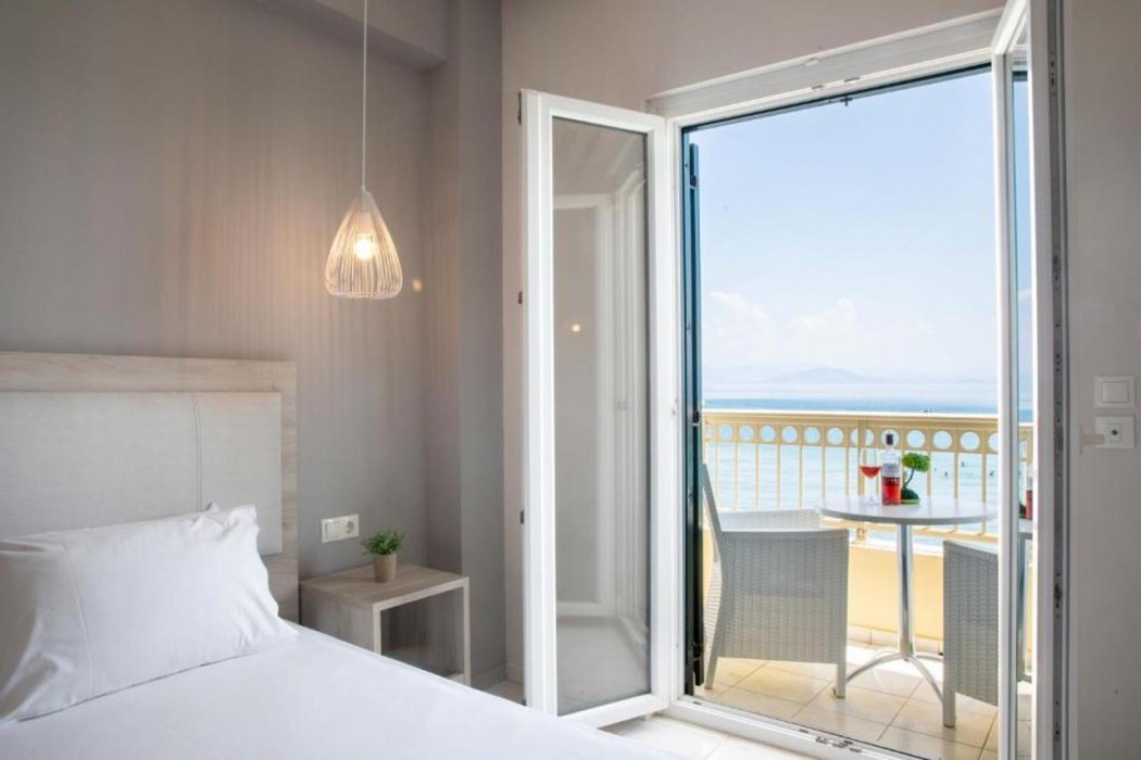 Rossis Beach Hotel 11/58