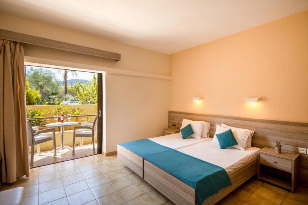 Rossis Beach Hotel 10/58