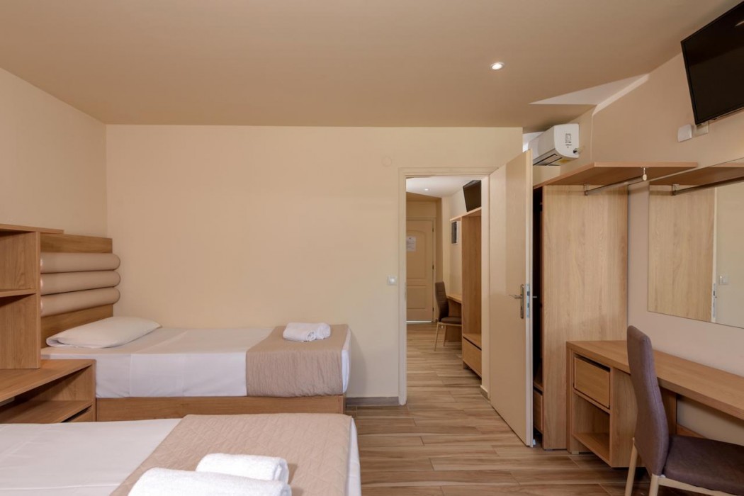 Sunbay Hotel 43/142
