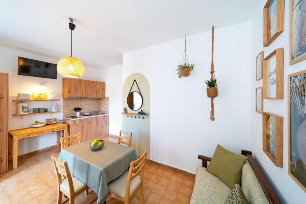 Tselios Apartments & Studios 7/27