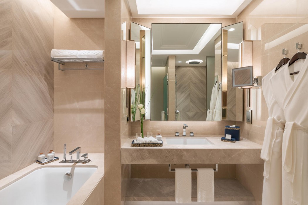 Taj Exotica Resort and Spa, The Palm, Dubai 24/110