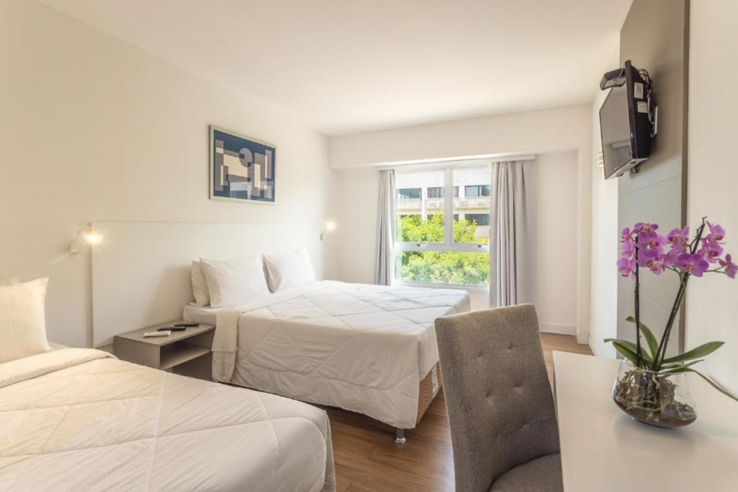 ATH Hotel - Americas Townhouse