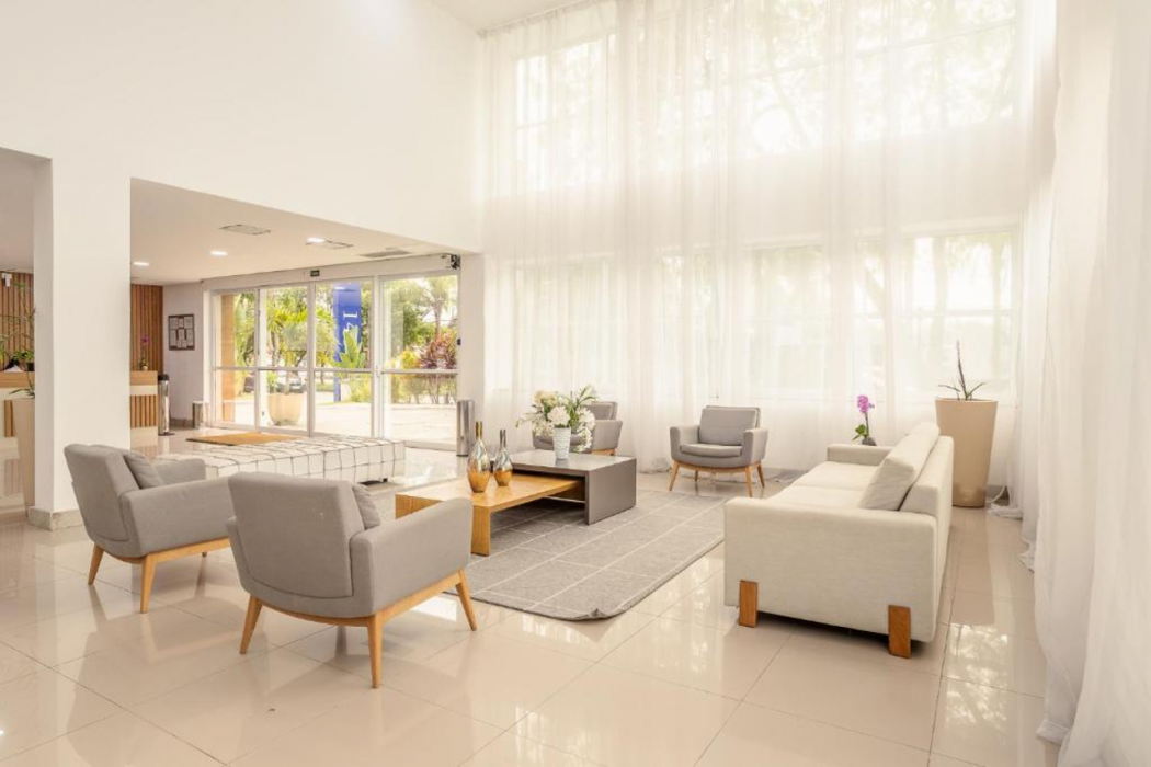 ATH Hotel - Americas Townhouse 13/14