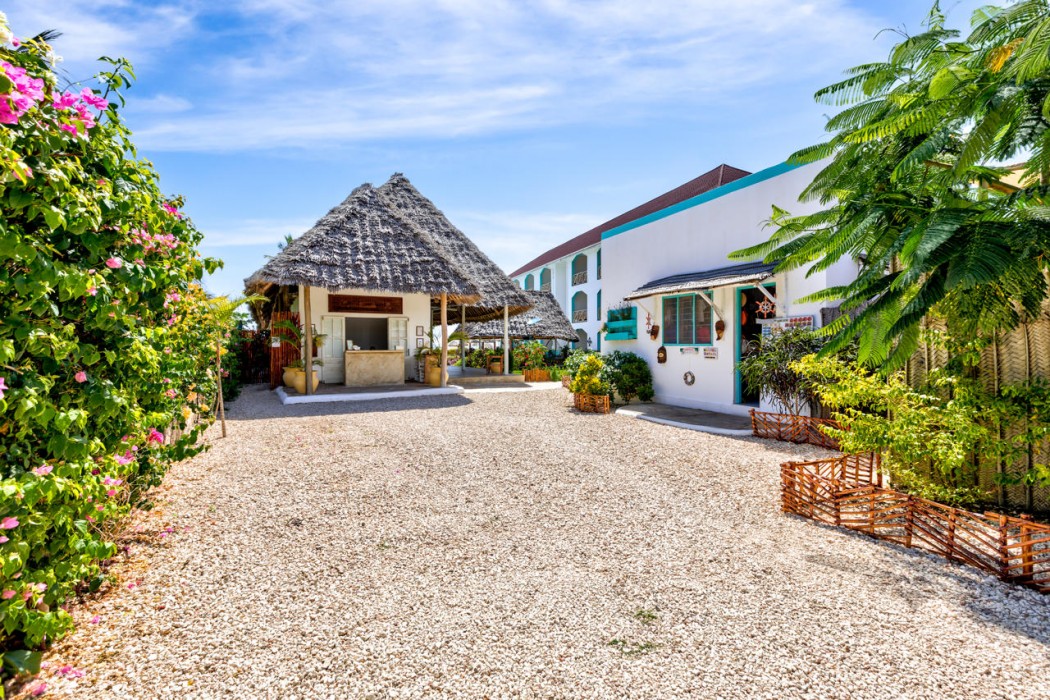 AHG Sun Bay Mlilile Beach Hotel 15/75