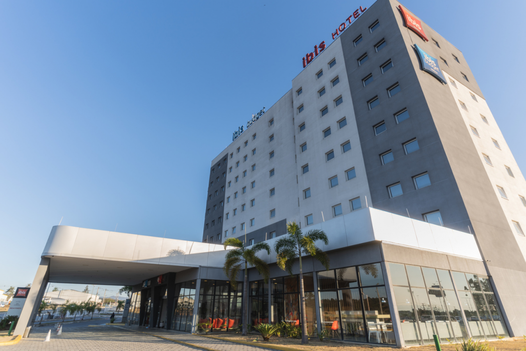 Ibis Lorena 2/61