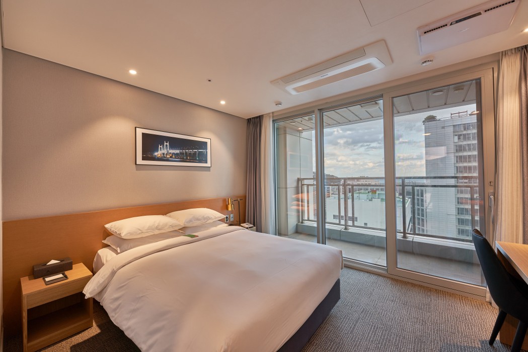 Half Ocean Deluxe Double Room
