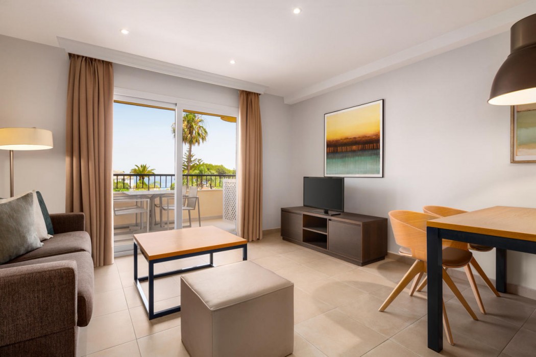 Ramada Hotel and Suites By Wyndham Costa Del Sol 40/75