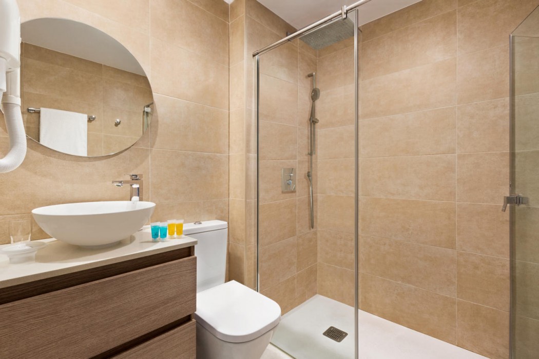 Ramada Hotel and Suites By Wyndham Costa Del Sol 18/75