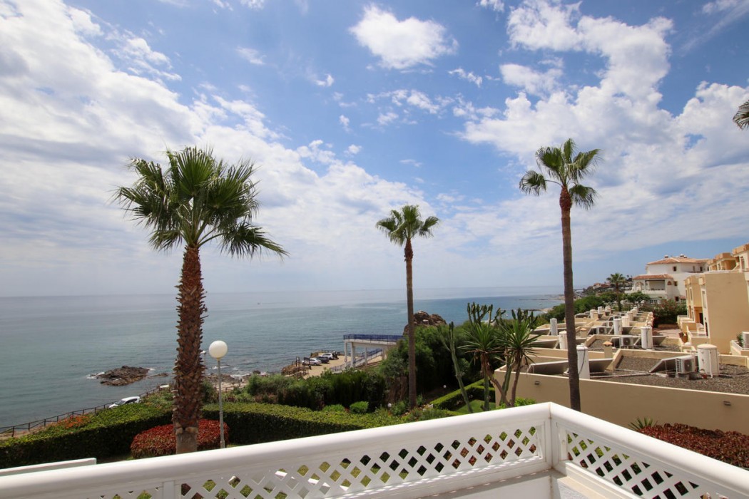 Ramada Hotel and Suites By Wyndham Costa Del Sol 36/75