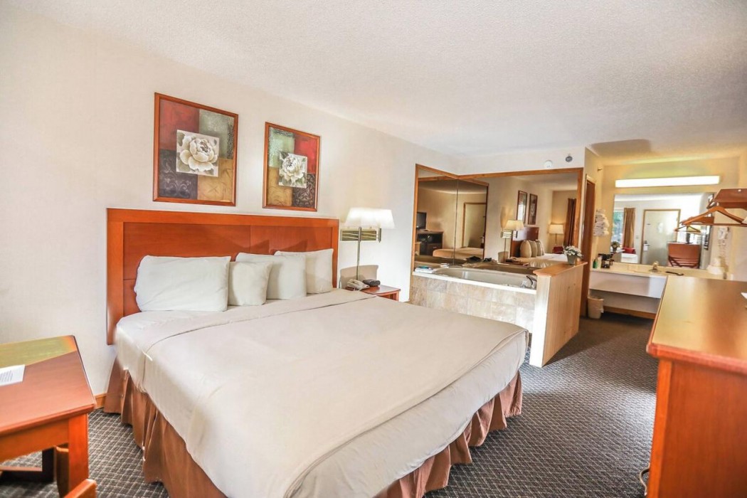 Howard Johnson by Wyndham Yaan Forest Resort 7/27