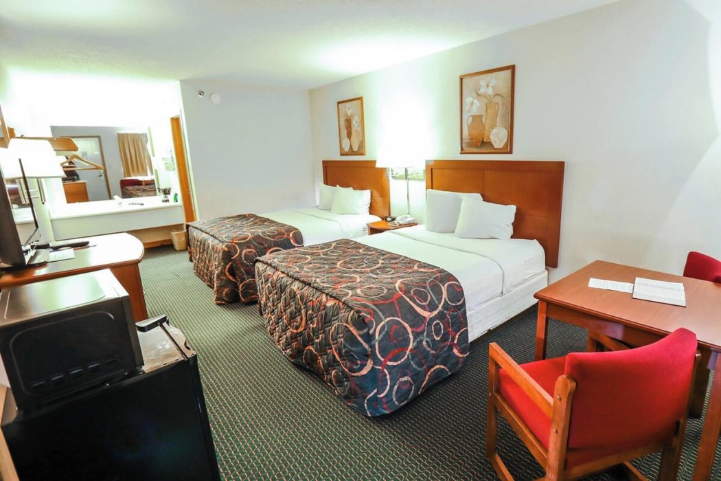 Howard Johnson by Wyndham Yaan Forest Resort 10/27