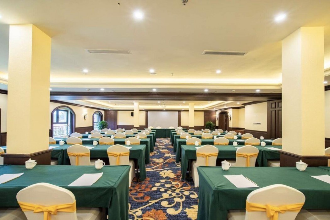 Howard Johnson by Wyndham Yaan Forest Resort 17/27