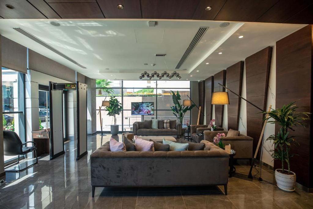 Compass Amman 6/46