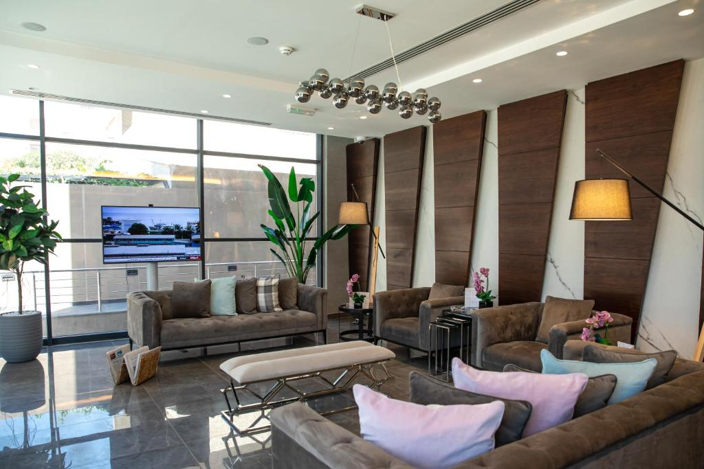 Compass Amman 8/46