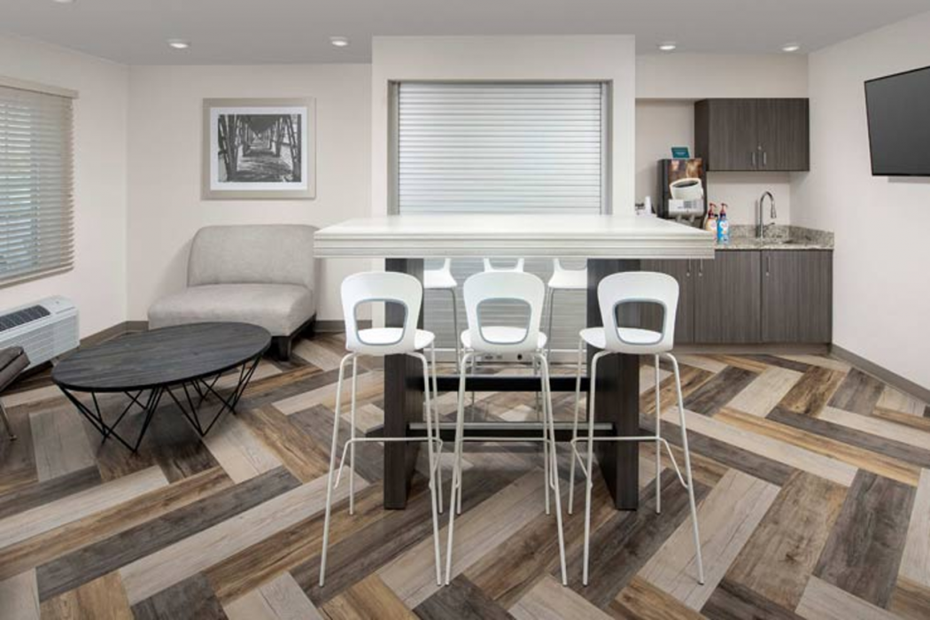 WoodSpring Suites Broken Arrow 10/10
