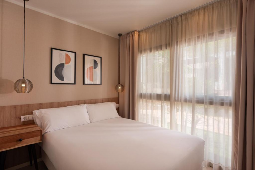 Four Points by Sheraton Costa Blanca Villas 8/16