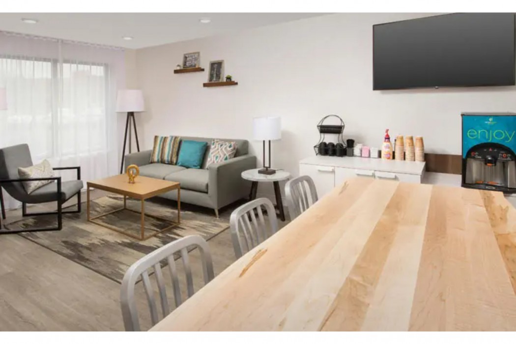 WoodSpring Suites Seattle Tukwila 12/12