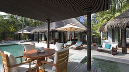 THREE BEDROOM BEACH POOL RESIDENCE-Transfer Included