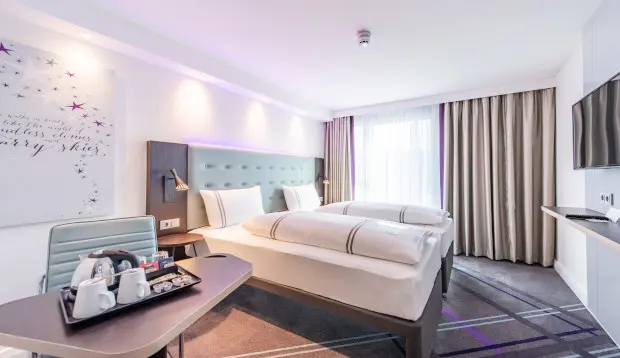 Premier Inn Stuttgart City Centre Hotel 7/24