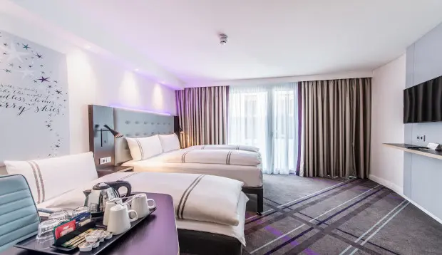 Premier Inn Stuttgart City Centre Hotel 6/24