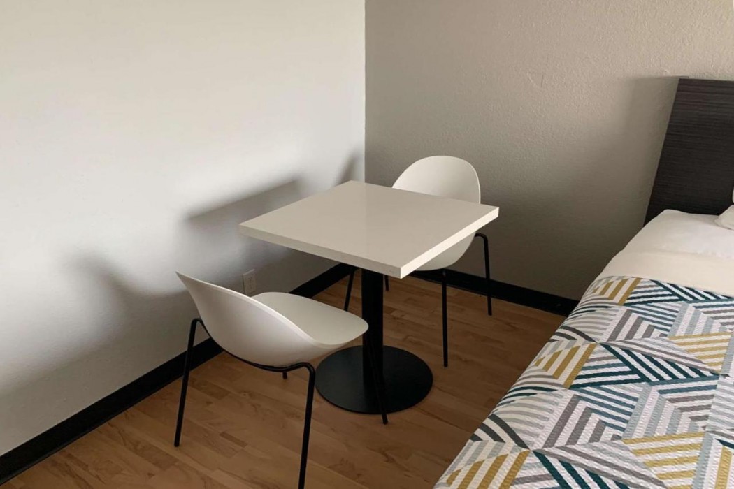 Studio6 Lincoln, NE - Airport 10/43