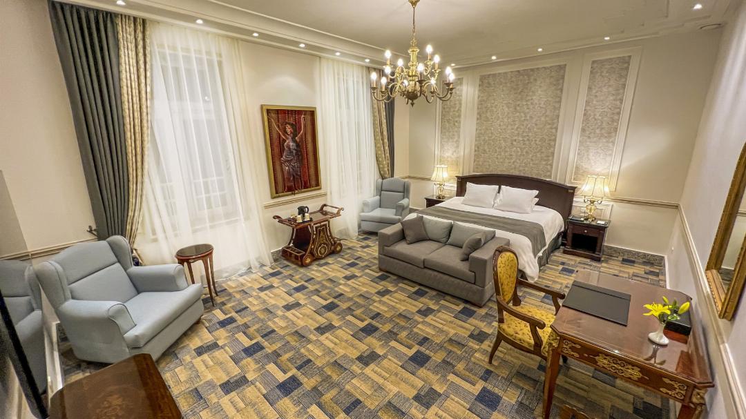 GARDEN VIEW ROOM