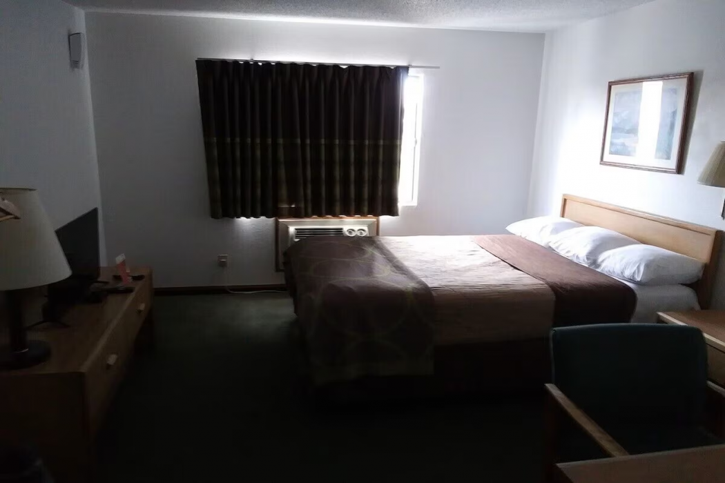 Capital O Amerihost Inn and Suites Kingdom City Hwy 54 MO 9/54
