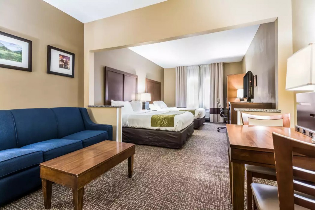 Comfort Suites Sioux Falls Mall District SD 10/32