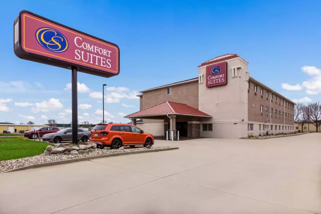 Comfort Suites Sioux Falls Mall District SD photo4