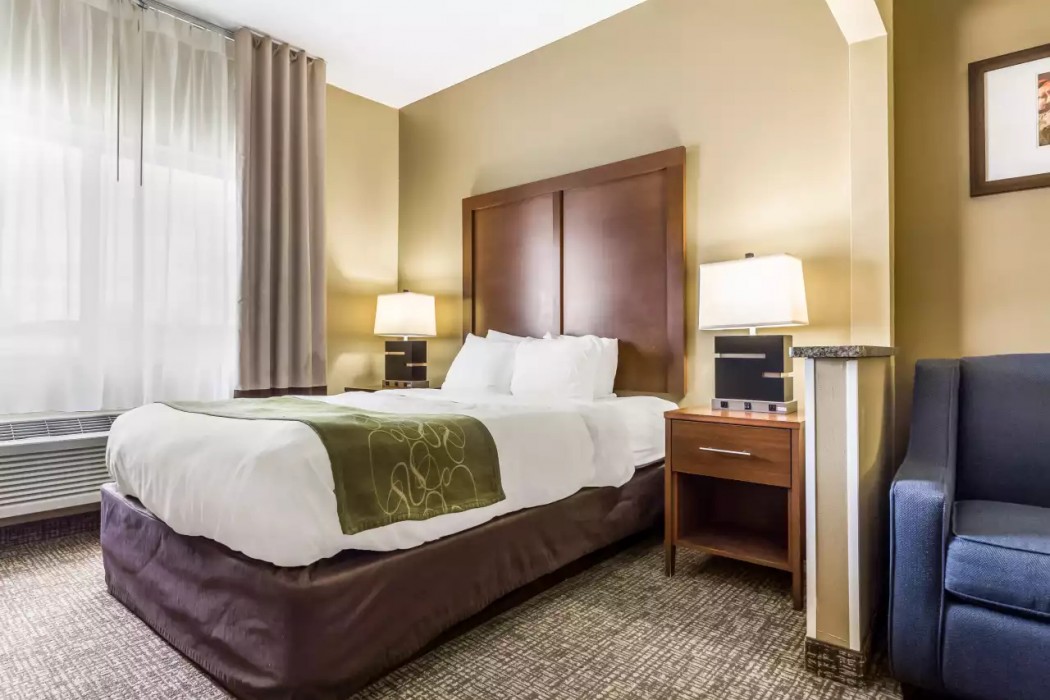 Comfort Suites Sioux Falls Mall District SD 16/32