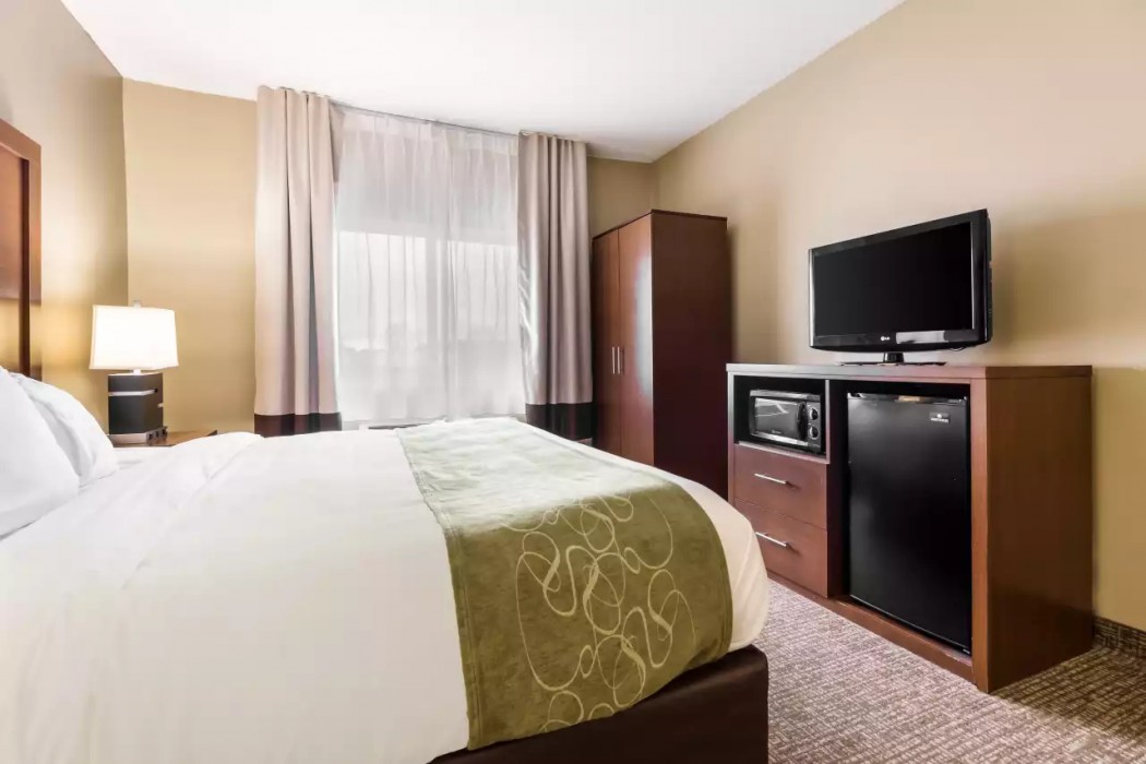 Comfort Suites Sioux Falls Mall District SD 12/32