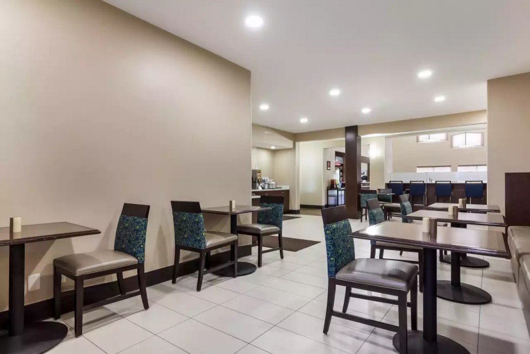 Comfort Suites Sioux Falls Mall District SD 19/32