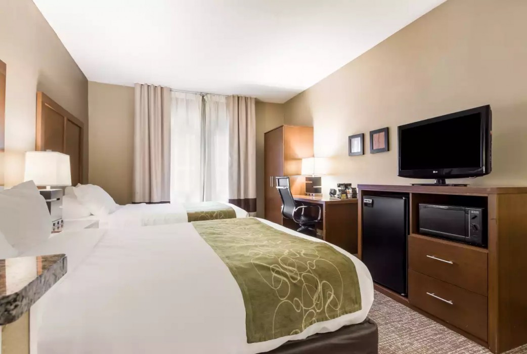 Comfort Suites Sioux Falls Mall District SD 14/32