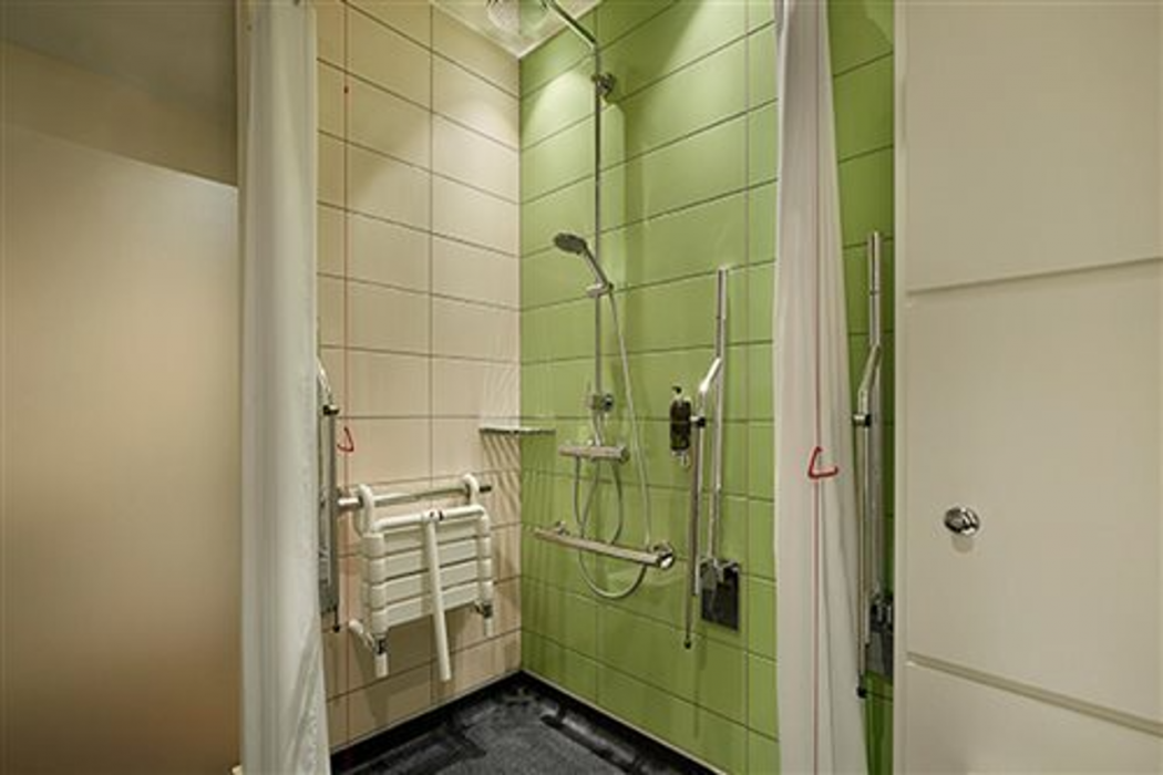 Hub By Premier Inn Edinburgh Haymarket - Adults Only 7/26