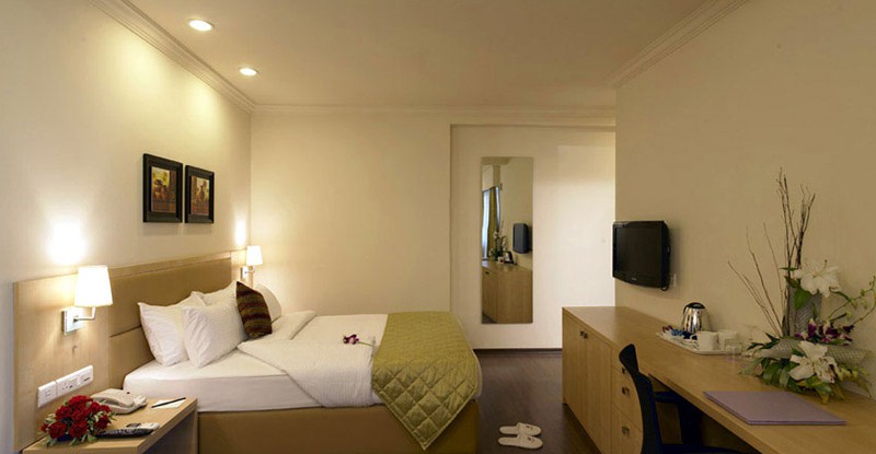 Royal Orchid Suites 17/58