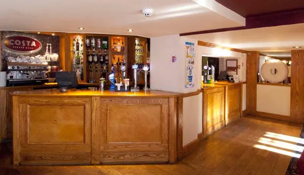 Premier Inn Christchurch / Highcliffe 16/33