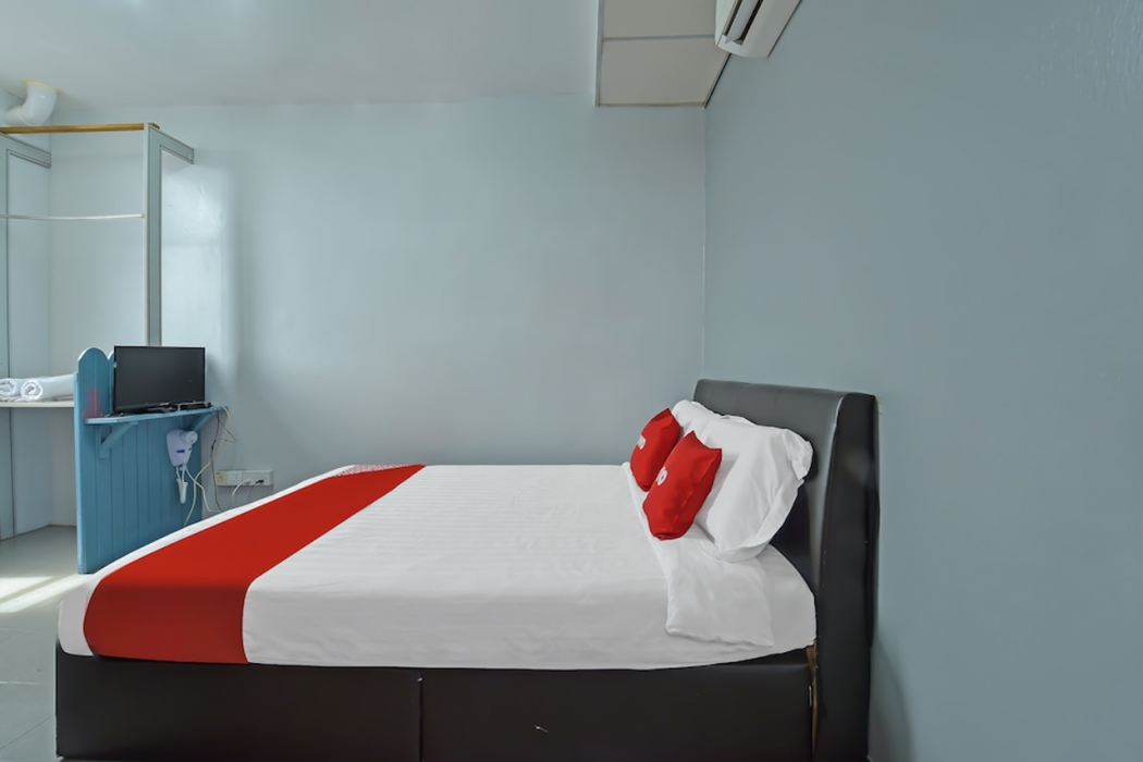 Hotel O Purple Town 7/11