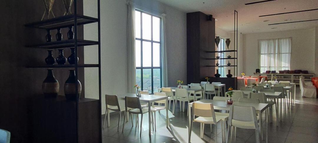 Swan Garden Resort Hotel 12/36